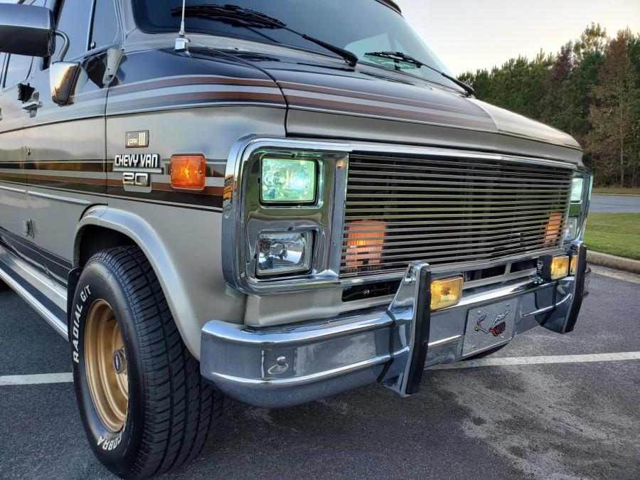 Детали экстерьера Chevrolet G20 Conversion Van  (CG21305) 1988 года  (фото 126 из 257)